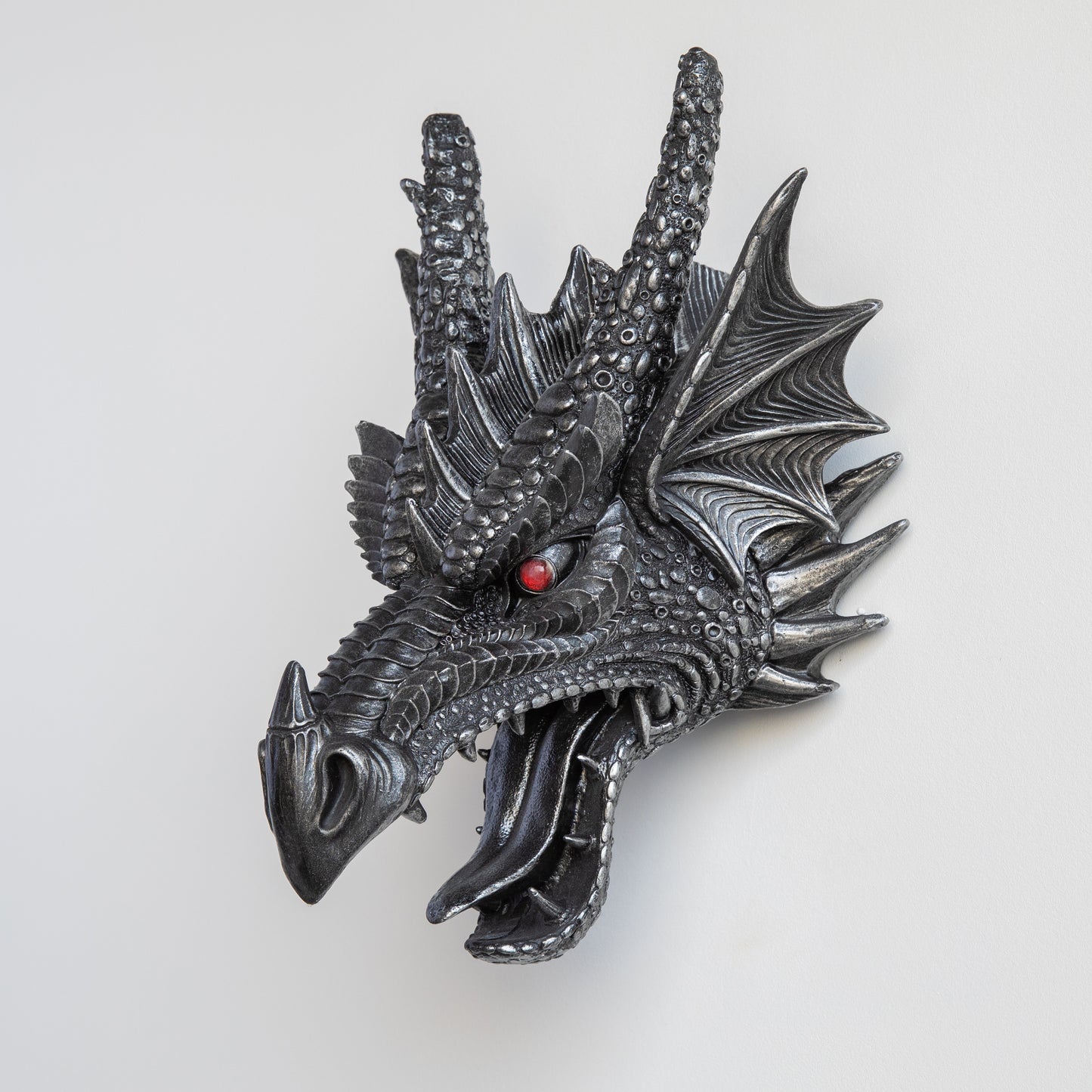 Faux Dragon Head // Black and Silver