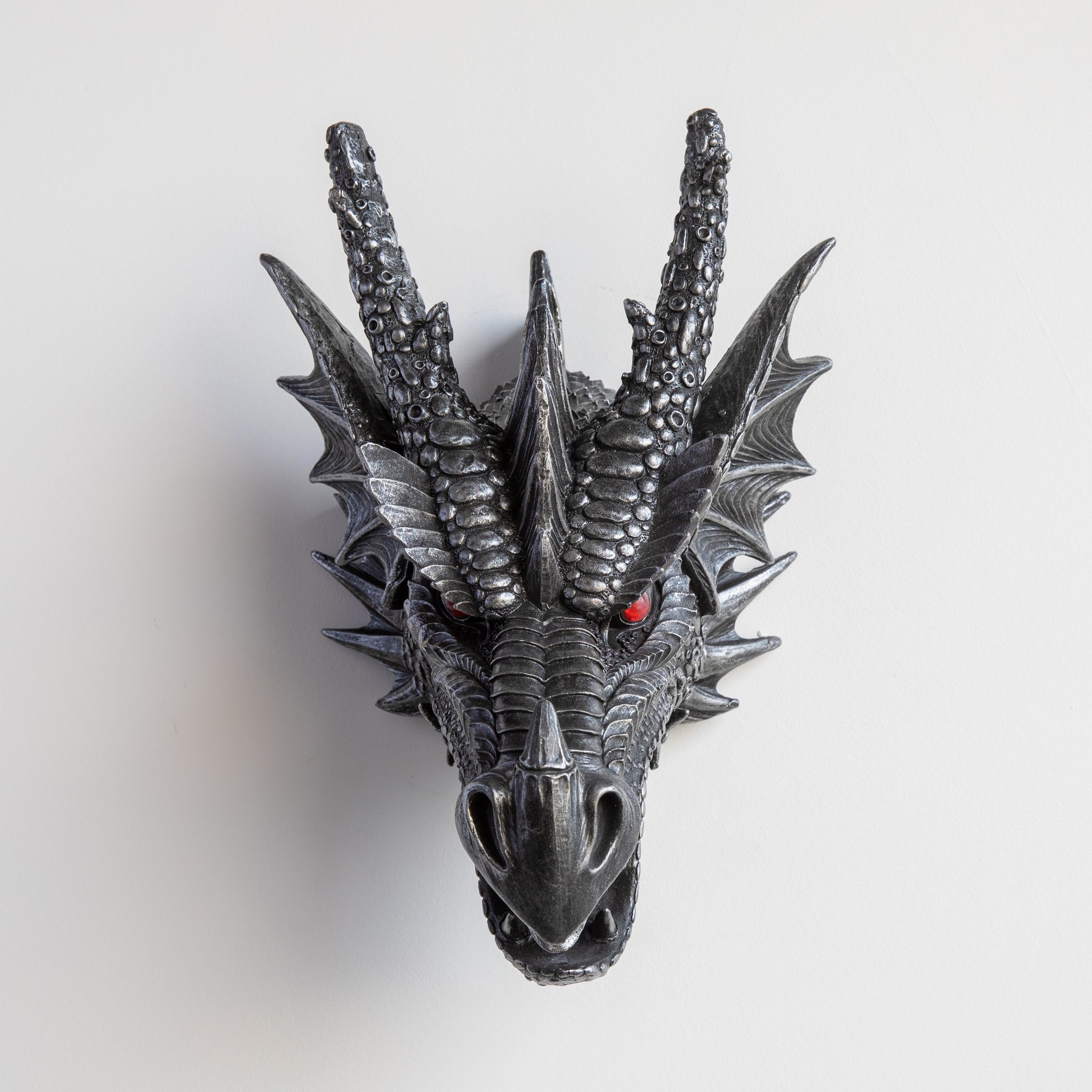 Faux Dragon Head // Black and Silver