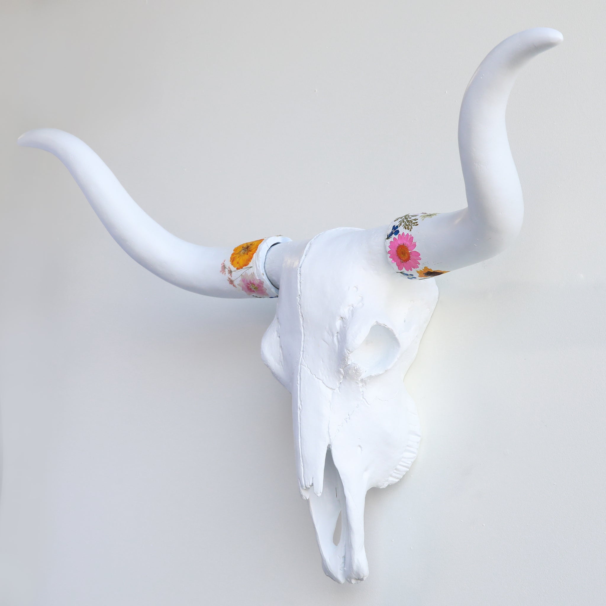 Faux Texas Longhorn Steer Skull Wall Mount // White with Flowers
