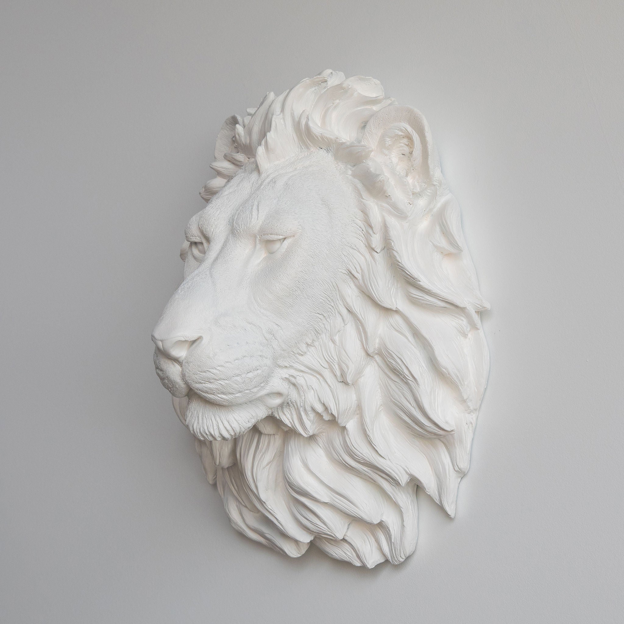 Faux Lion Head Wall Mount // White