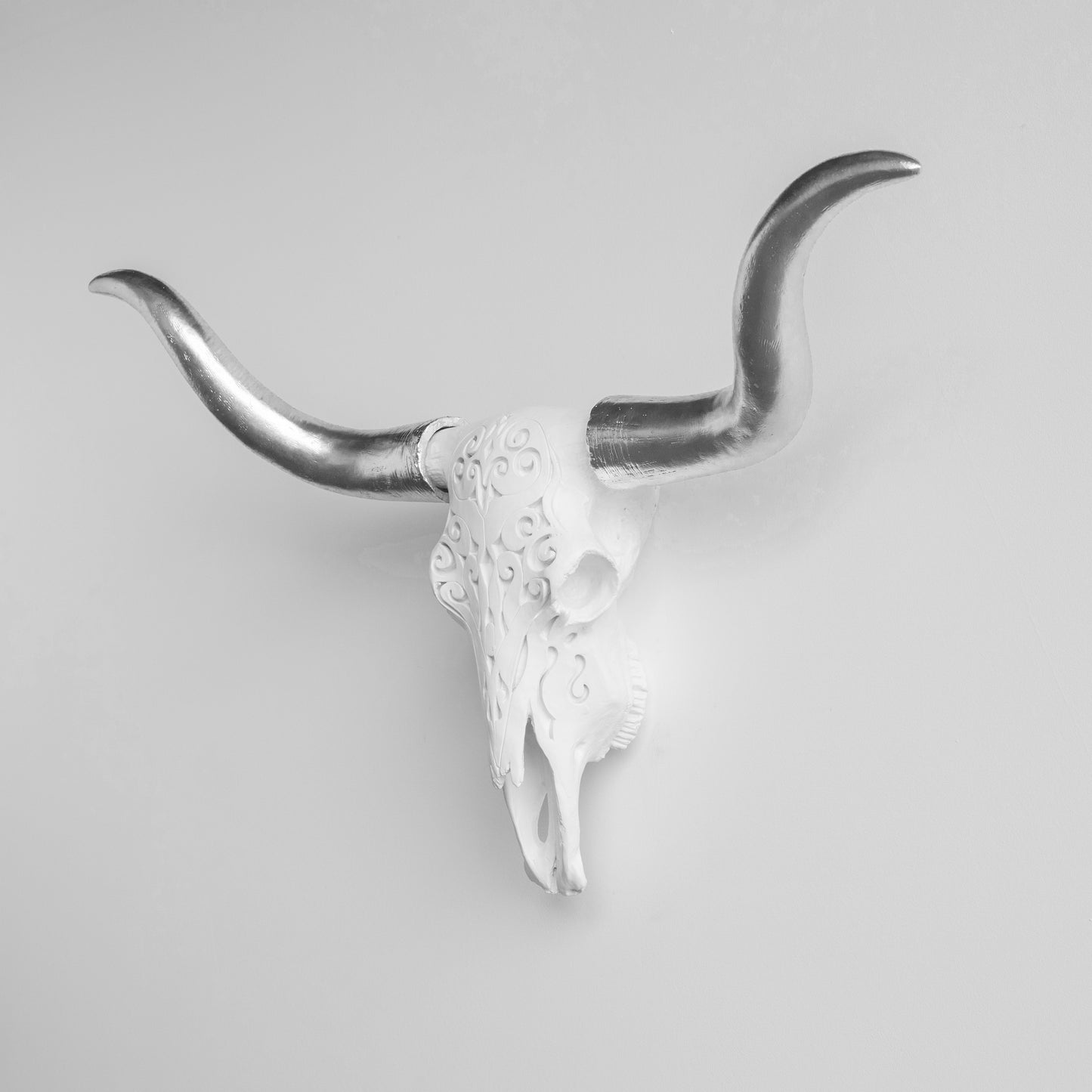 Faux Carved Texas Longhorn Skull // White and Silver